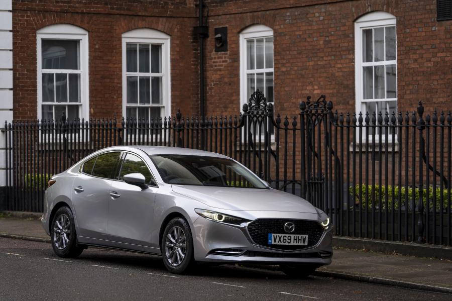  Mazda3 Skyactiv-X Sport Sedan (BP) 2019 года  (UK) (фото 41 из 42)
